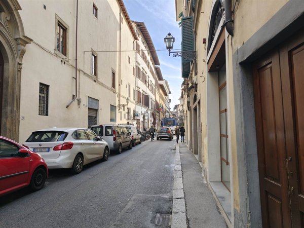 locale commerciale in affitto a Firenze in zona Centro San Frediano