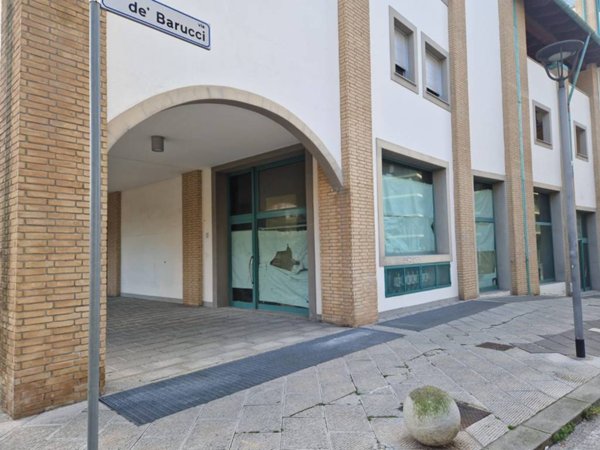 negozio in affitto a Firenze