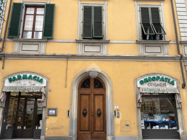negozio in affitto a Firenze in zona Le Cure