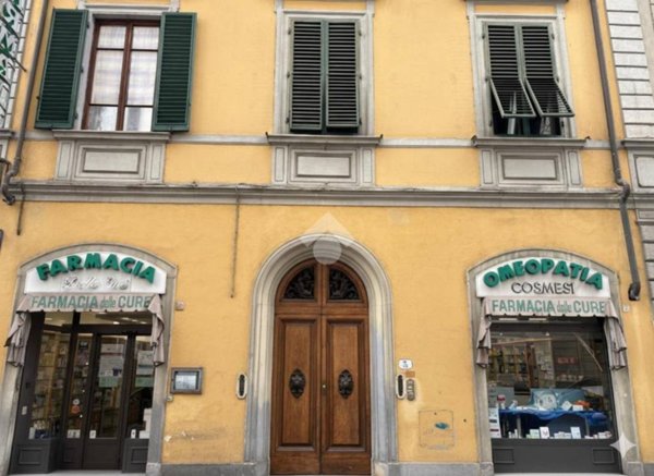 negozio in affitto a Firenze in zona Le Cure