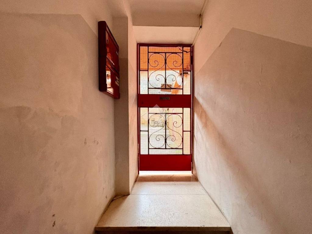 locale commerciale in affitto a Firenze in zona Badia a Ripoli