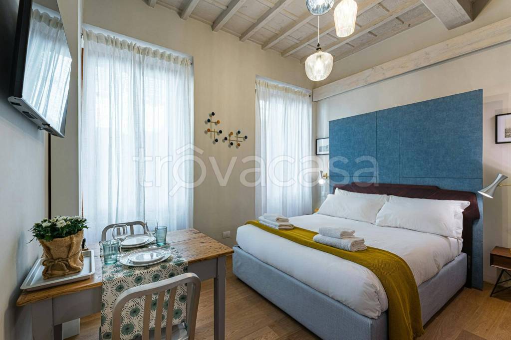 monolocale in affitto a Firenze in zona Centro Santa Maria Novella