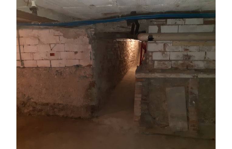 locale di sgombero in affitto a Firenze in zona Firenze Nova