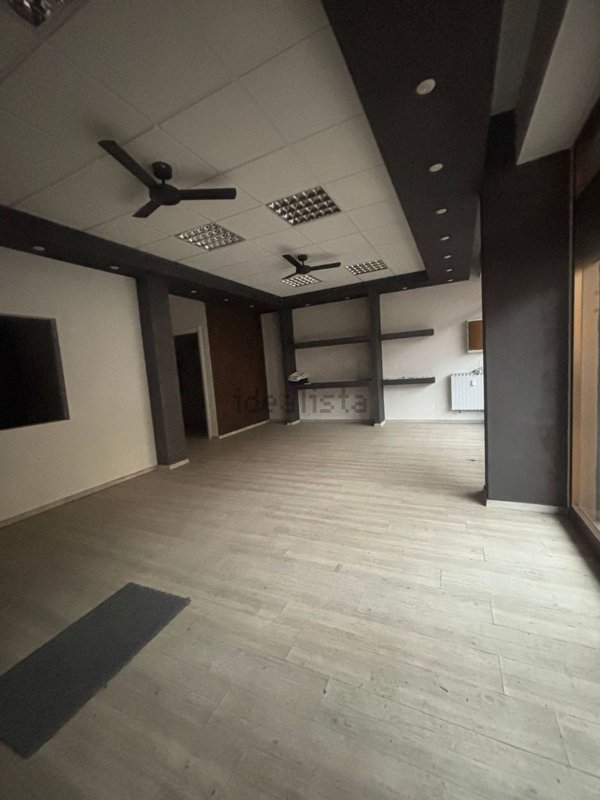 locale commerciale in affitto a Firenze in zona Le Cure