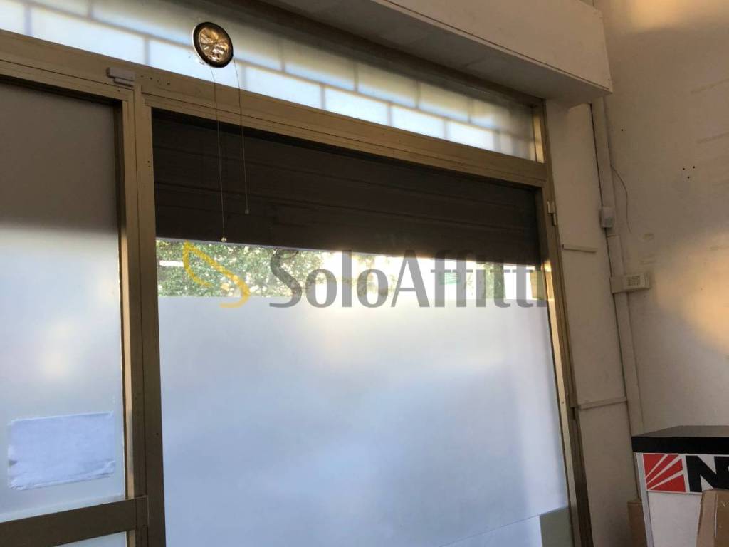 negozio in affitto a Firenze in zona Soffiano