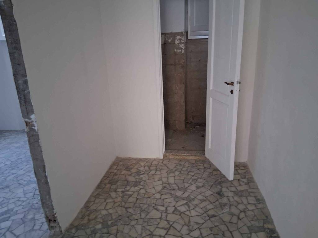 negozio in affitto a Firenze in zona Novoli