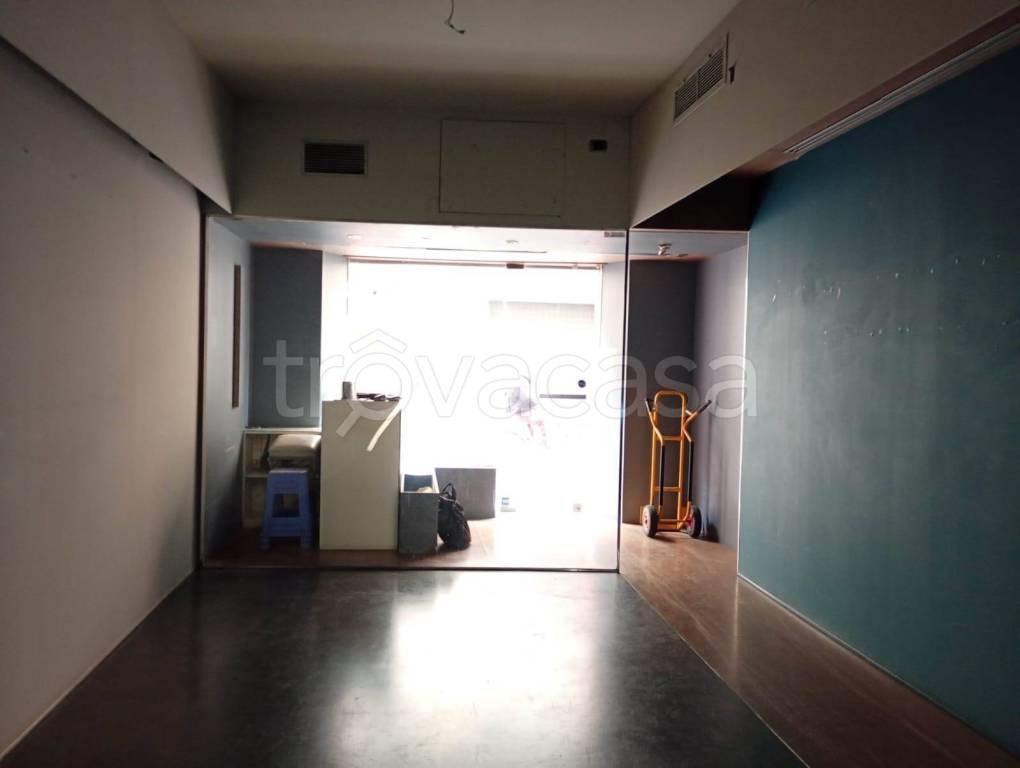 negozio in affitto a Firenze in zona Centro San Frediano