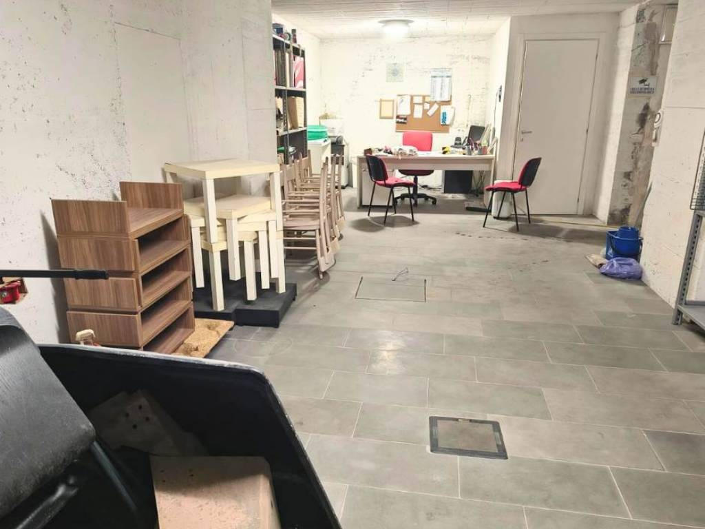 locale commerciale in affitto a Firenze