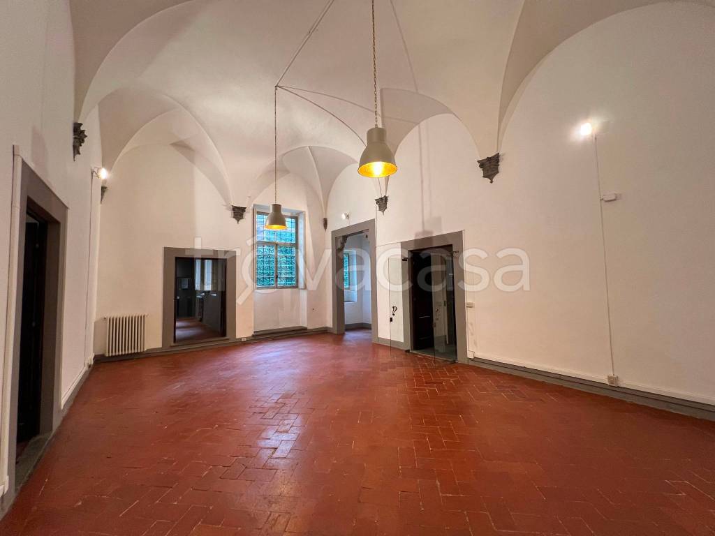 negozio in affitto a Firenze in zona Centro San Frediano