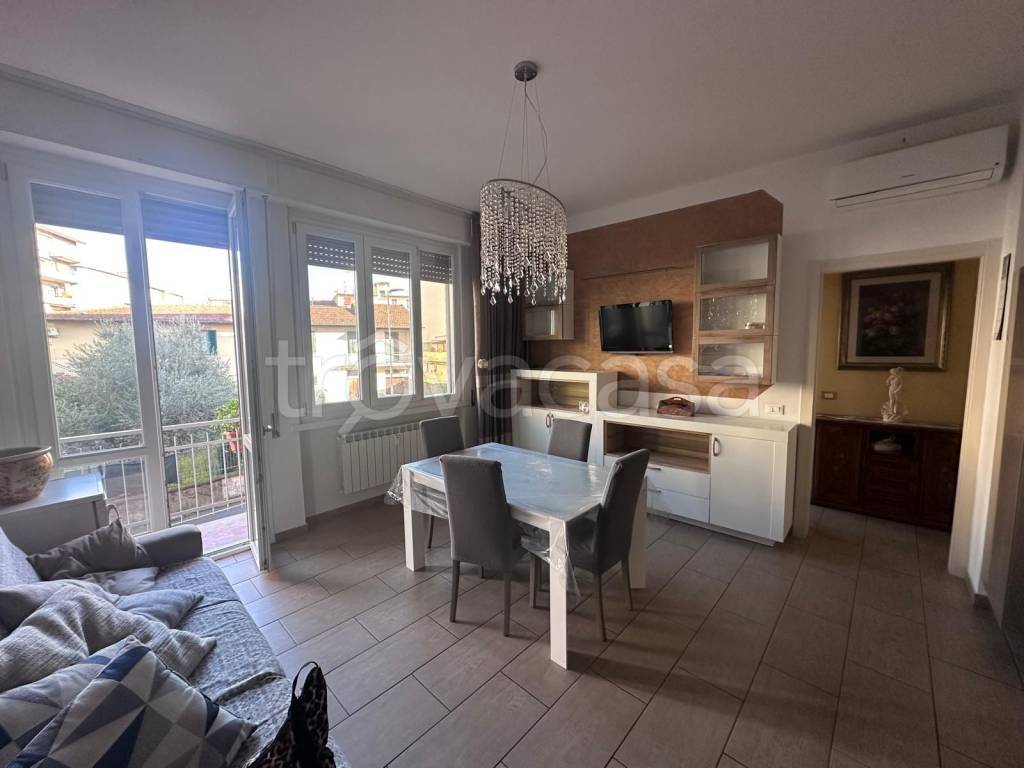 appartamento in affitto a Firenze in zona Isolotto