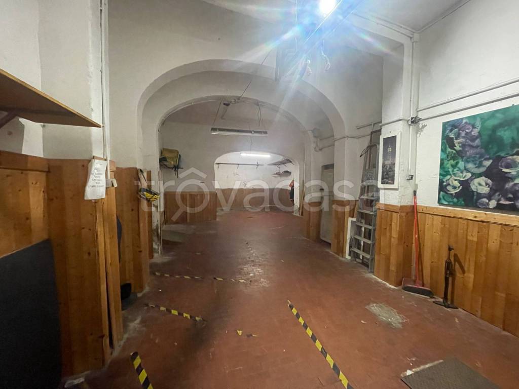 locale commerciale in affitto a Firenze