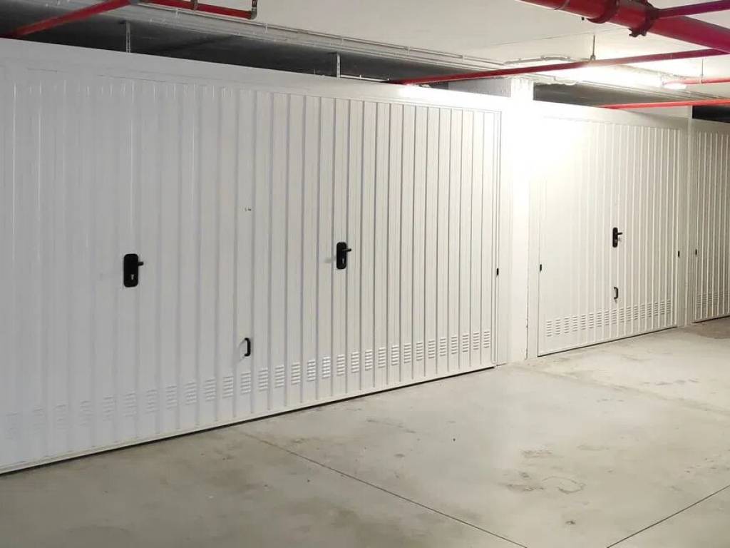 negozio in affitto a Firenze in zona Isolotto