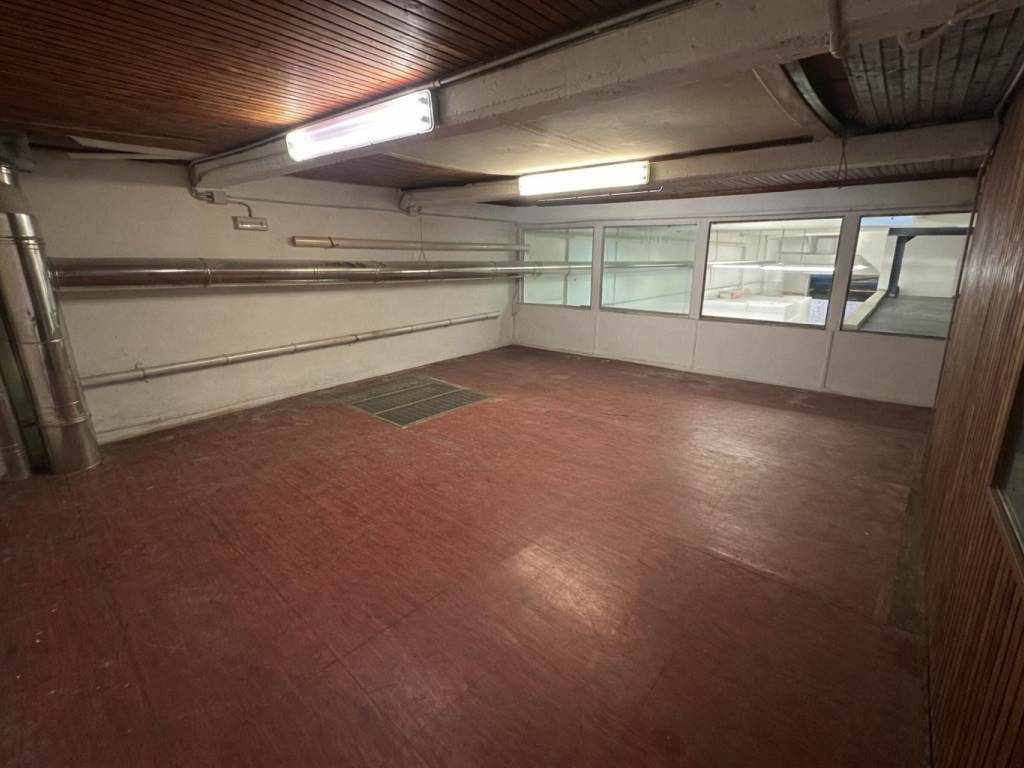 negozio in affitto a Firenze in zona Centro San Frediano