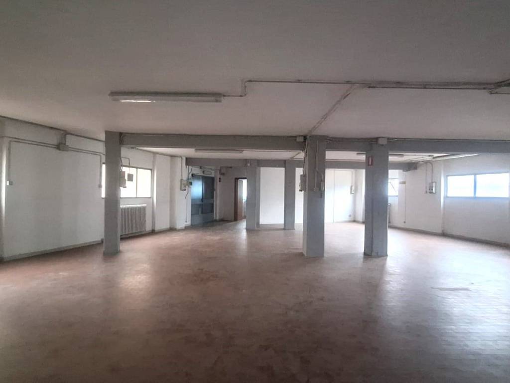 locale di sgombero in affitto a Firenze in zona Novoli