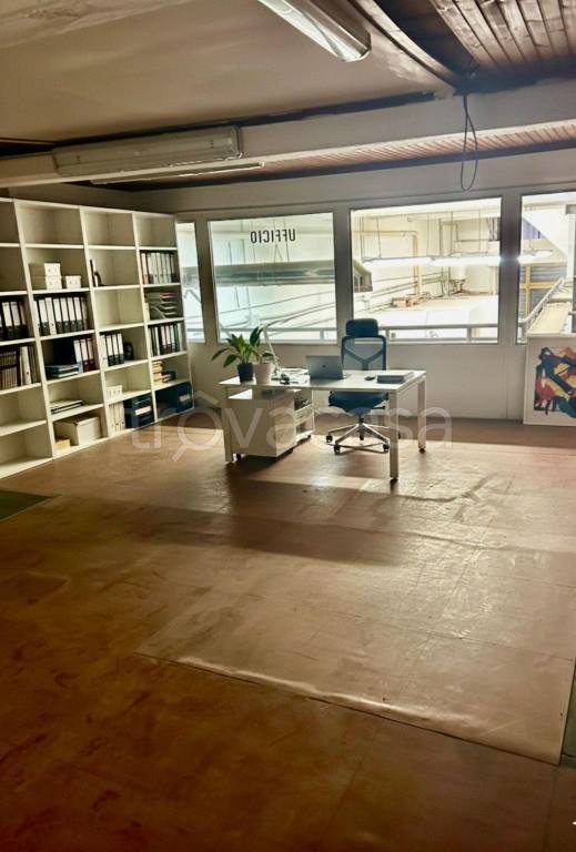 negozio in affitto a Firenze in zona Centro San Frediano