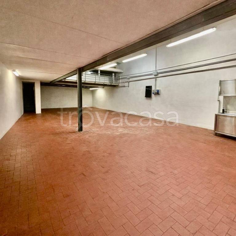 negozio in affitto a Firenze in zona Centro San Frediano