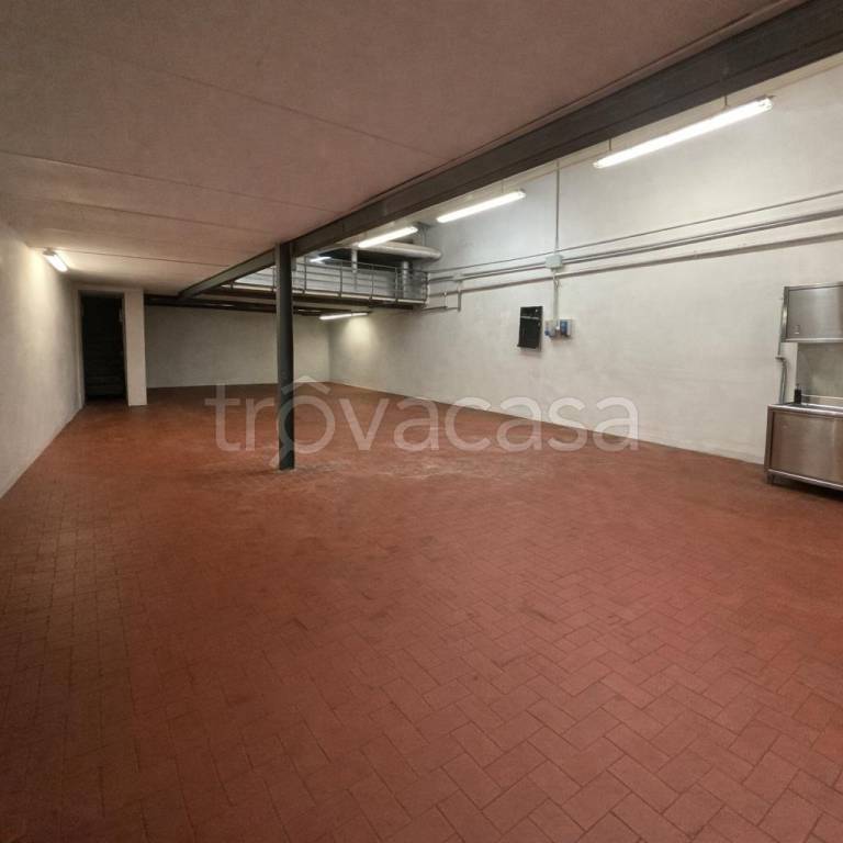 negozio in affitto a Firenze in zona Centro San Frediano