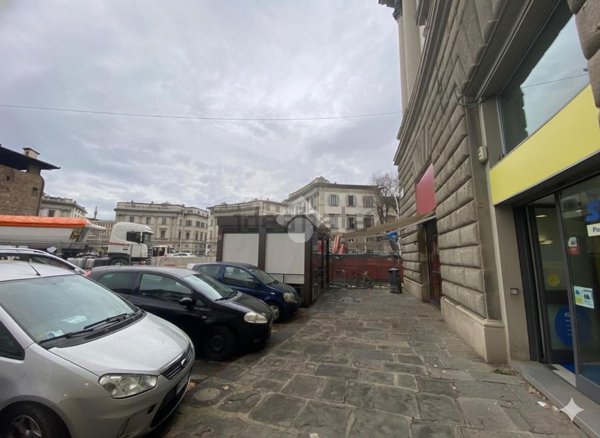 locale commerciale in affitto a Firenze in zona Centro Santa Croce