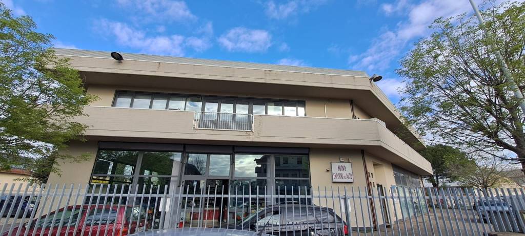negozio in affitto a Firenze in zona Peretola
