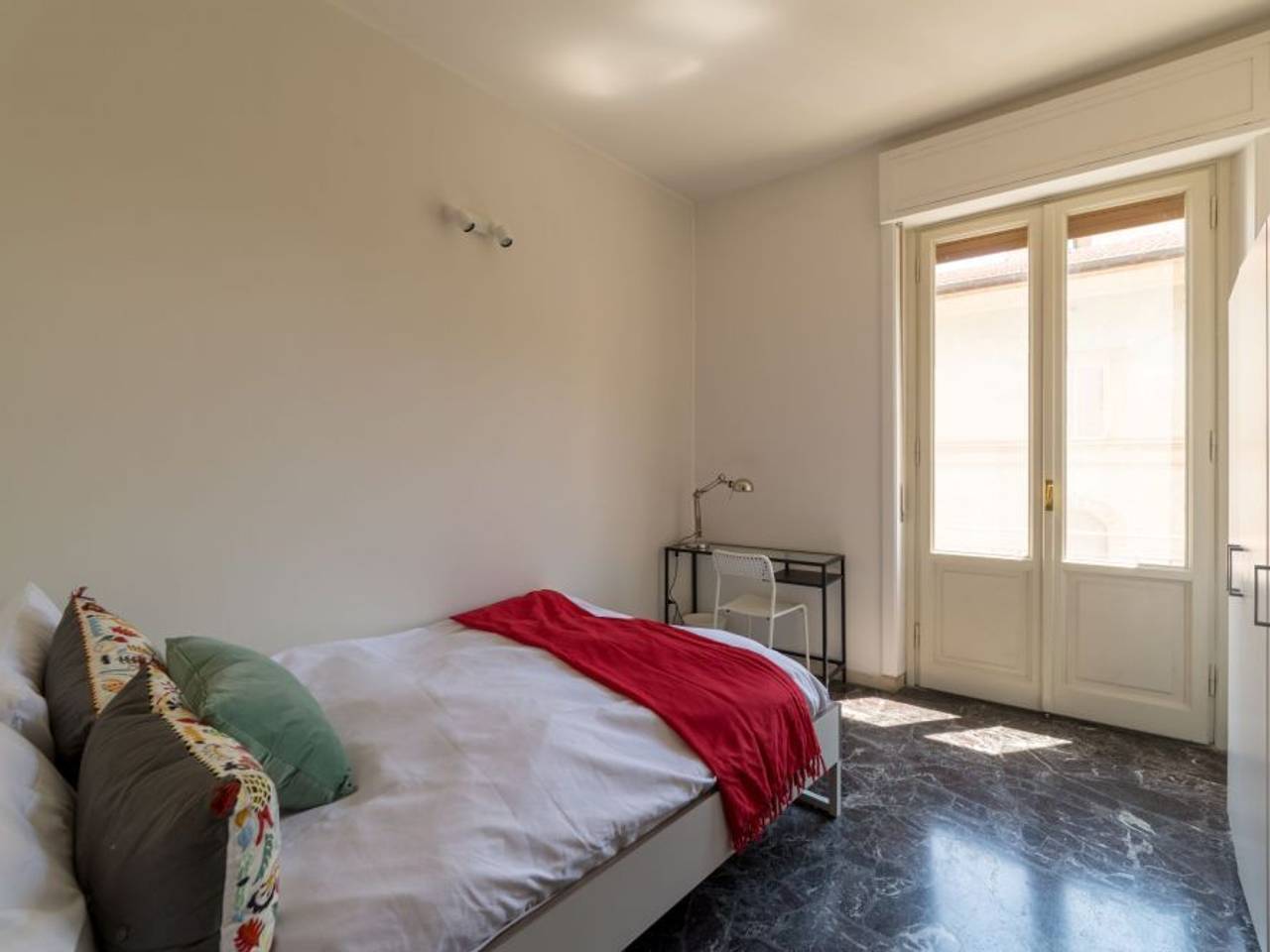 negozio in affitto a Firenze in zona Campo di Marte