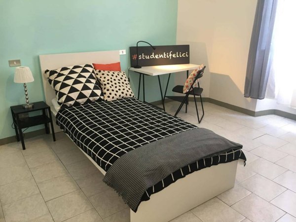 negozio in affitto a Firenze in zona Le Cure