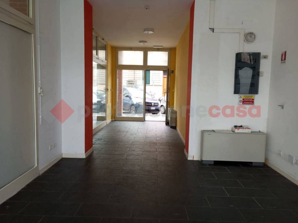negozio in affitto a Firenze in zona Coverciano
