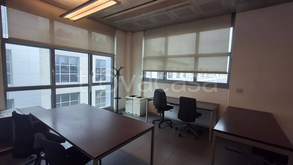 ufficio in affitto a Firenze in zona Brozzi