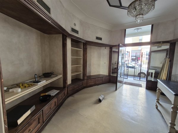 negozio in affitto a Firenze in zona Soffiano