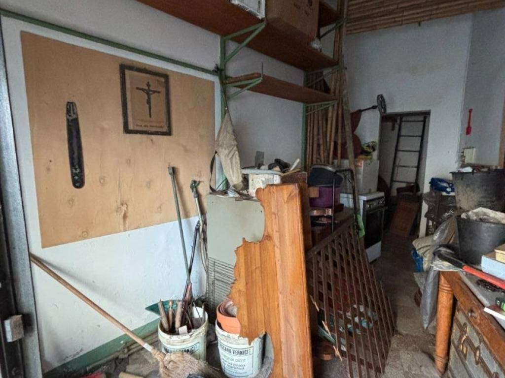 locale commerciale in affitto a Firenze in zona Le Cure