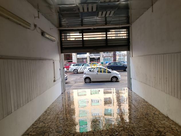 negozio in affitto a Firenze in zona Campo di Marte