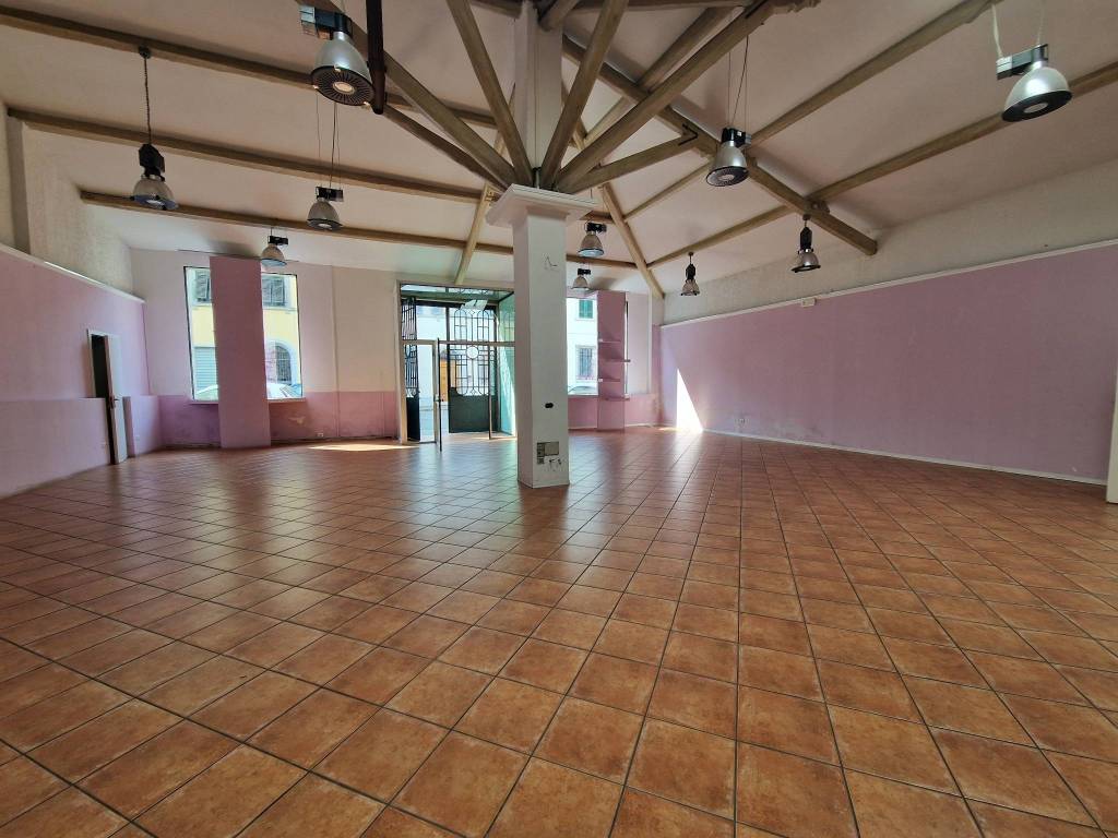 negozio in affitto a Firenze