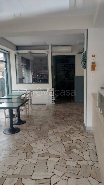 negozio in affitto a Firenze in zona Legnaia