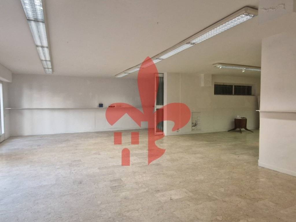 negozio in affitto a Firenze in zona Campo di Marte