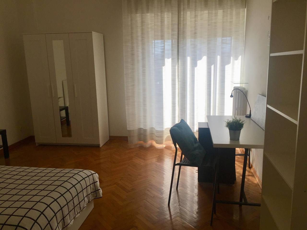 negozio in affitto a Firenze in zona Novoli