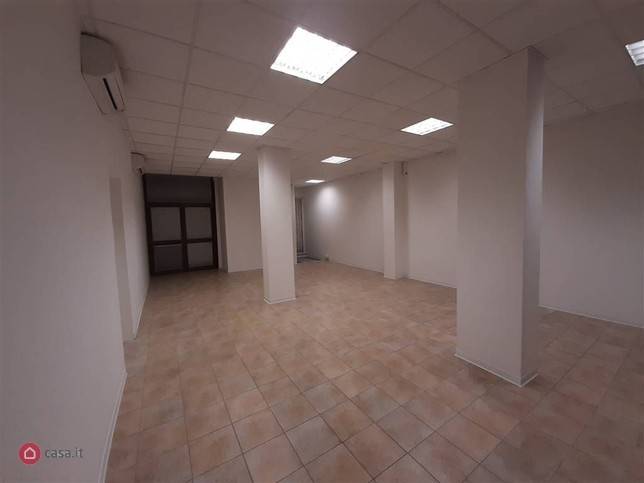 negozio in affitto a Firenze in zona Cintoia