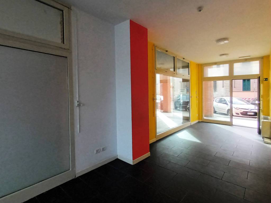 negozio in affitto a Firenze in zona Coverciano