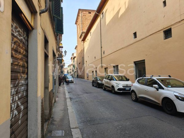 negozio in affitto a Firenze in zona Centro San Frediano