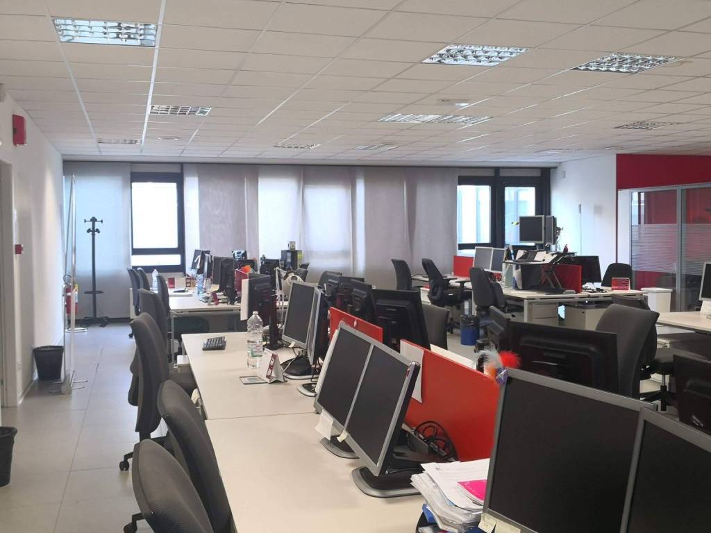 ufficio in affitto a Firenze in zona Peretola