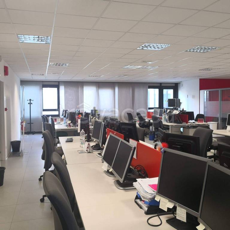 ufficio in affitto a Firenze in zona Peretola