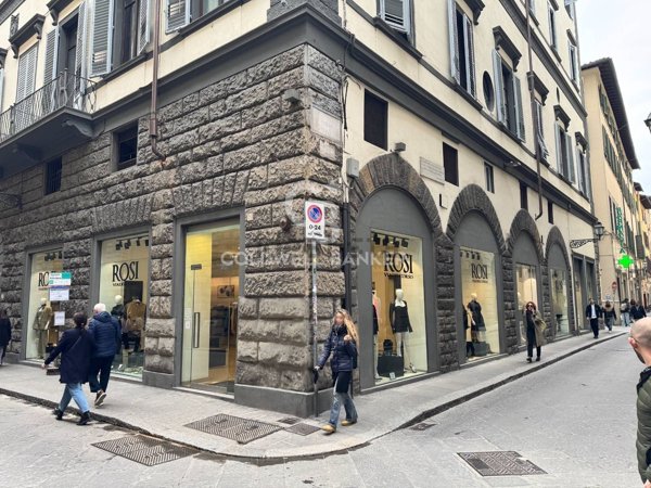 negozio in affitto a Firenze in zona Centro Santa Croce