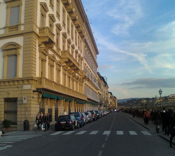 locale commerciale in affitto a Firenze in zona Centro Santa Maria Novella