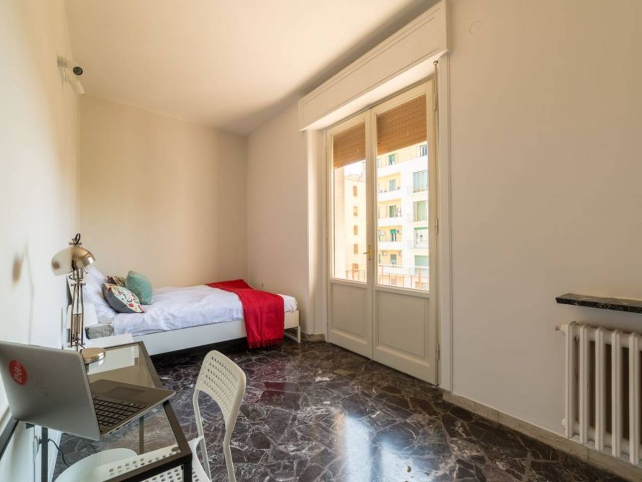 negozio in affitto a Firenze in zona Campo di Marte