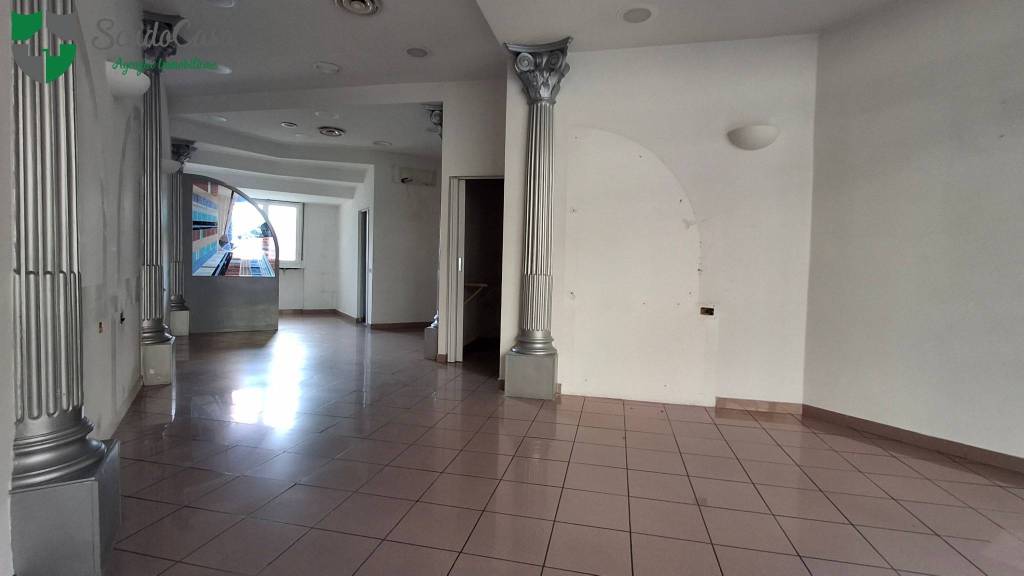negozio in affitto a Firenze in zona Coverciano