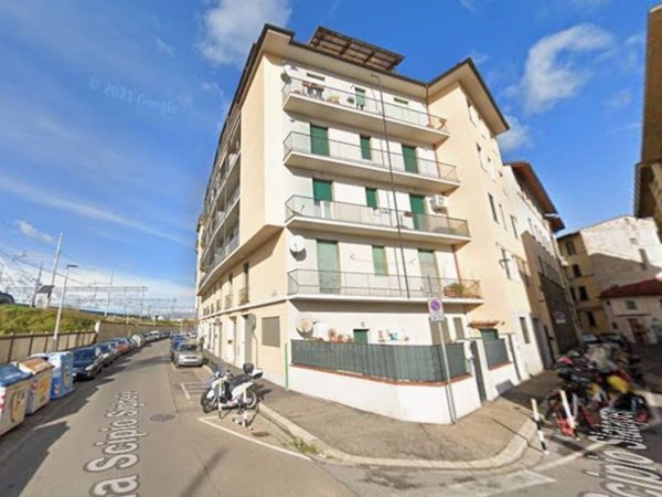 negozio in affitto a Firenze in zona Statuto