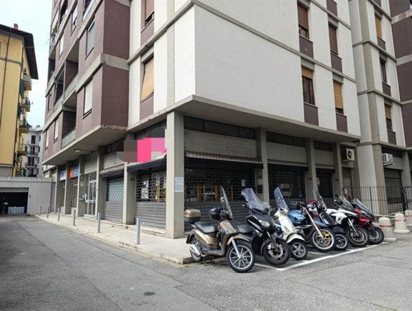 negozio in affitto a Firenze in zona Novoli