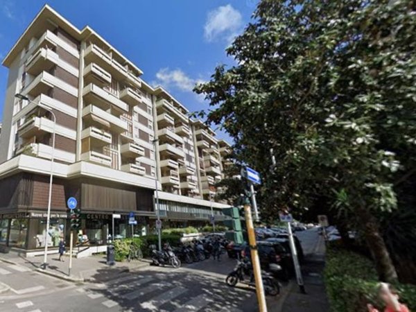 negozio in affitto a Firenze in zona Careggi