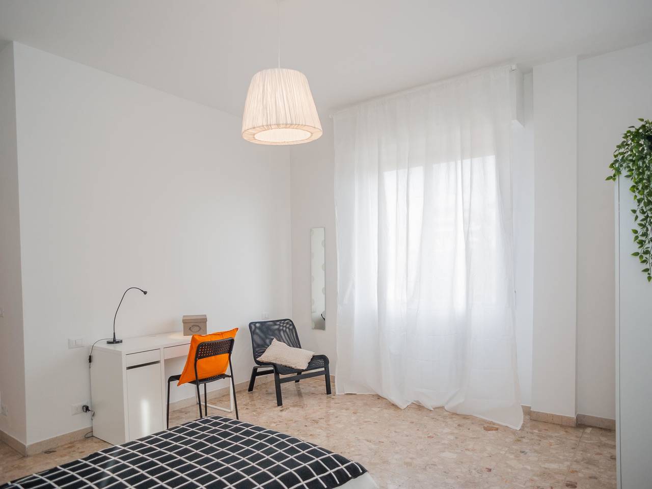 negozio in affitto a Firenze in zona Novoli