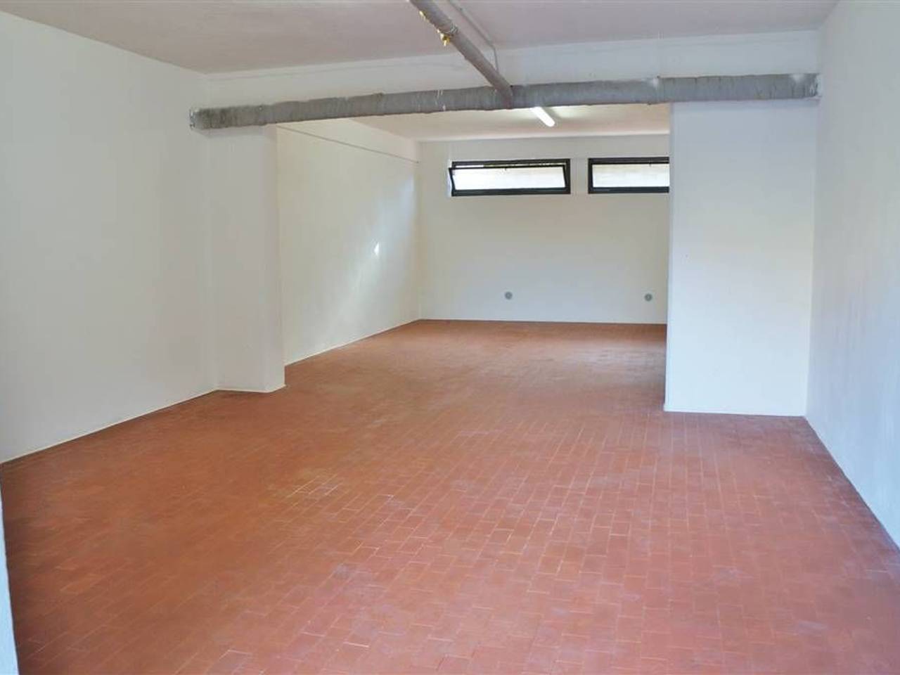 locale di sgombero in affitto a Firenze in zona Isolotto