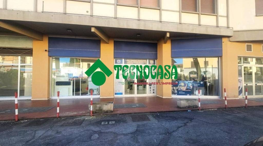 negozio in affitto a Firenze in zona Novoli
