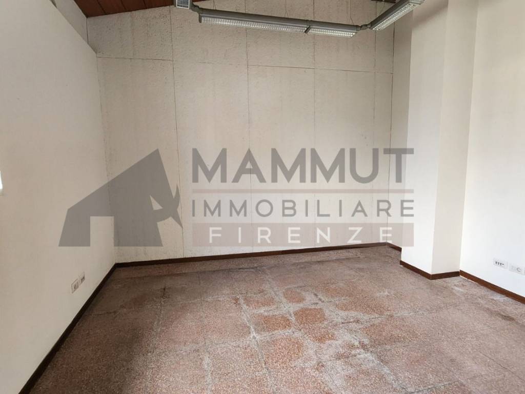 locale commerciale in affitto a Firenze in zona Peretola